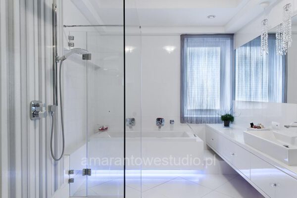 Projektowanie wnętrz przez architekta wnętrz łazienka w stylu glamour